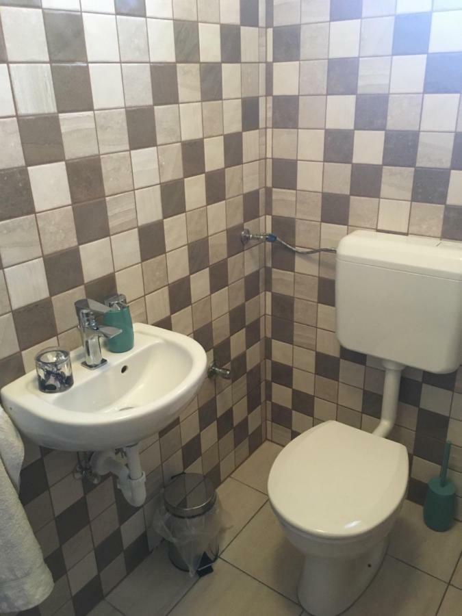 Szofi Apartman Pápa Fenyves u. 19. Apartman Kültér fotó