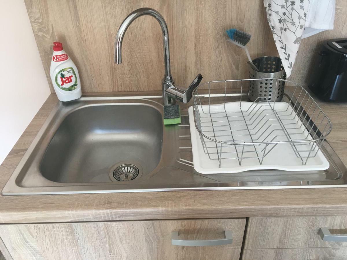 Szofi Apartman Pápa Fenyves u. 19. Apartman Kültér fotó